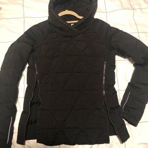 Lululemon pullover Down hooded jacket